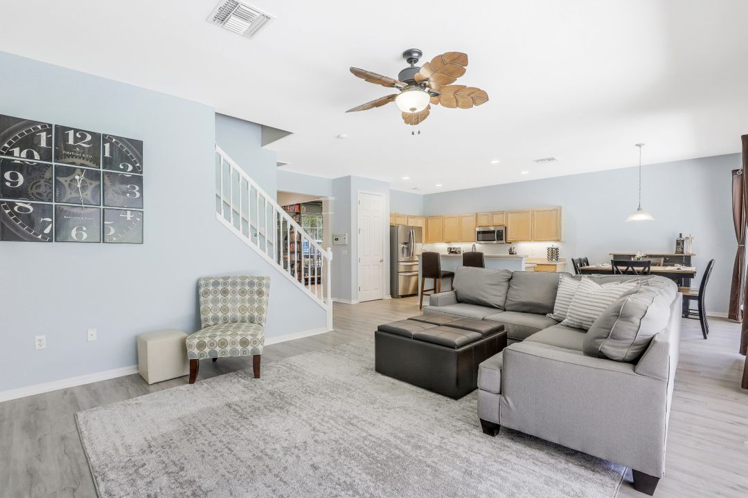 2039 Sagebrush Cir, Naples, FL 34120