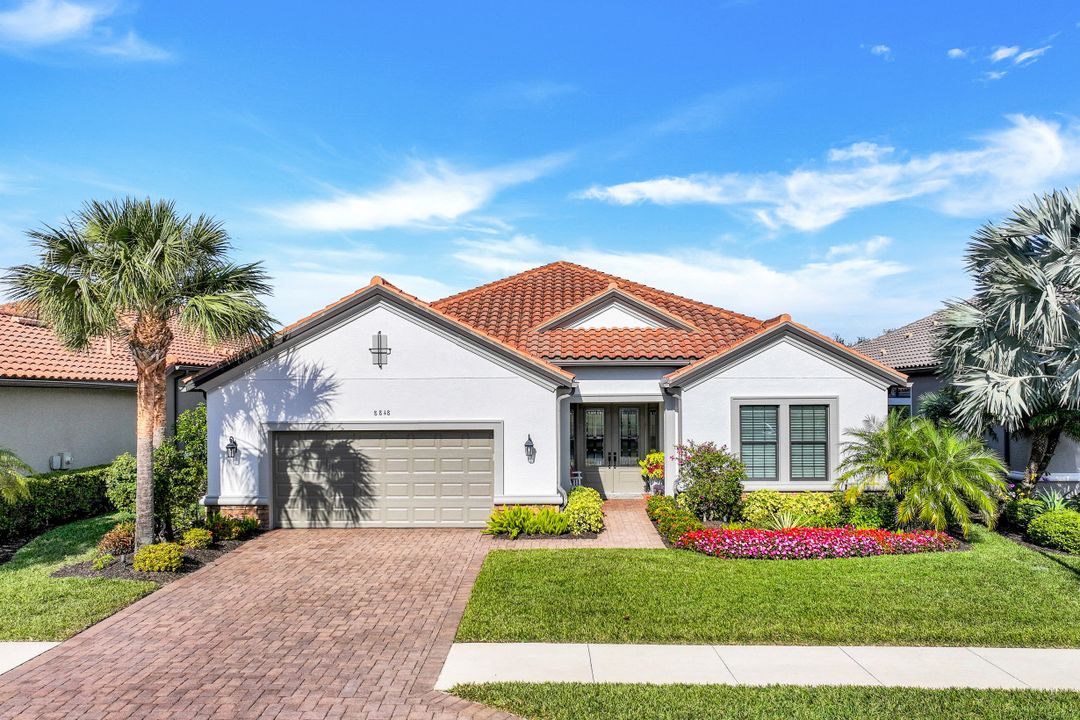 8848 Savona Ct, Naples, FL 34119
