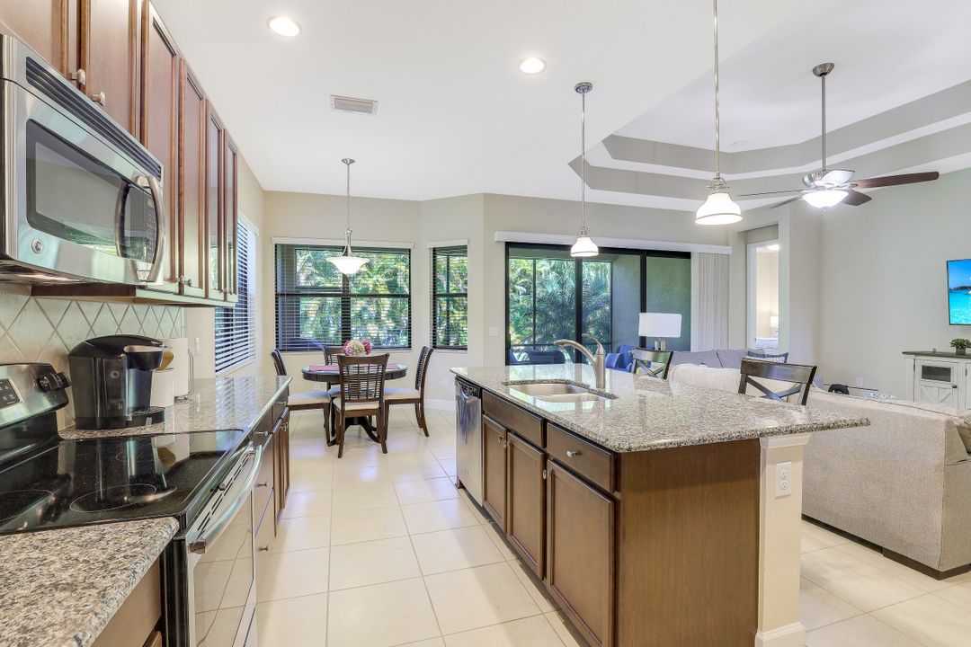 9247 Isla Bella Cir, Bonita Springs, FL 34135