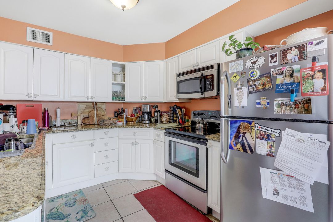 9589 Crescent Garden Dr #101, Naples, FL 34109