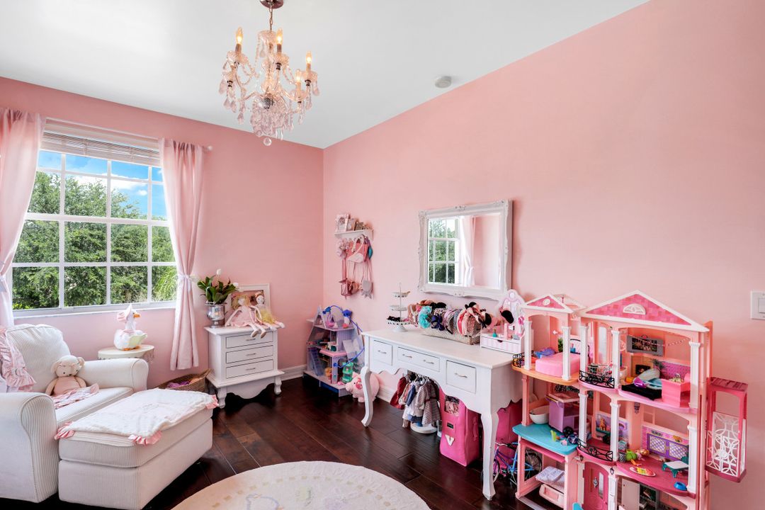 1794 Ribbon Fan Ln, Naples, FL 34119