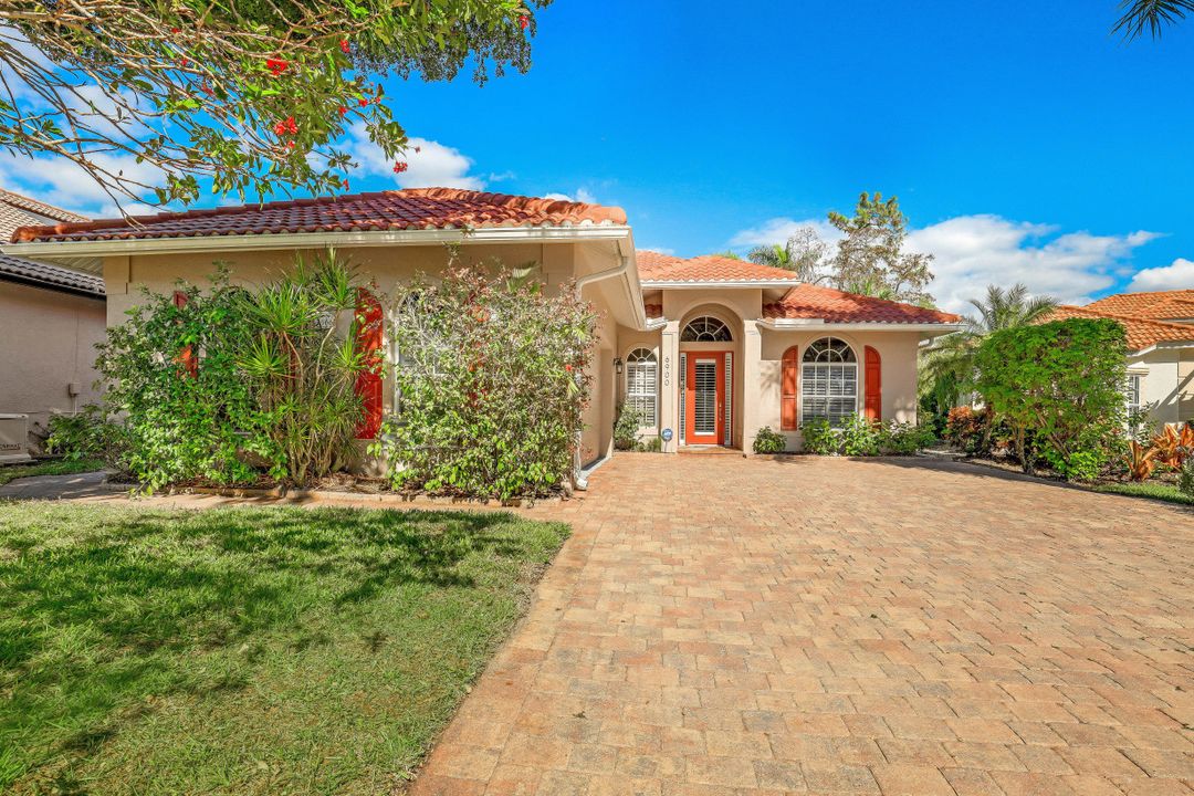 6900 Anthurium Ln, Naples, FL 34113