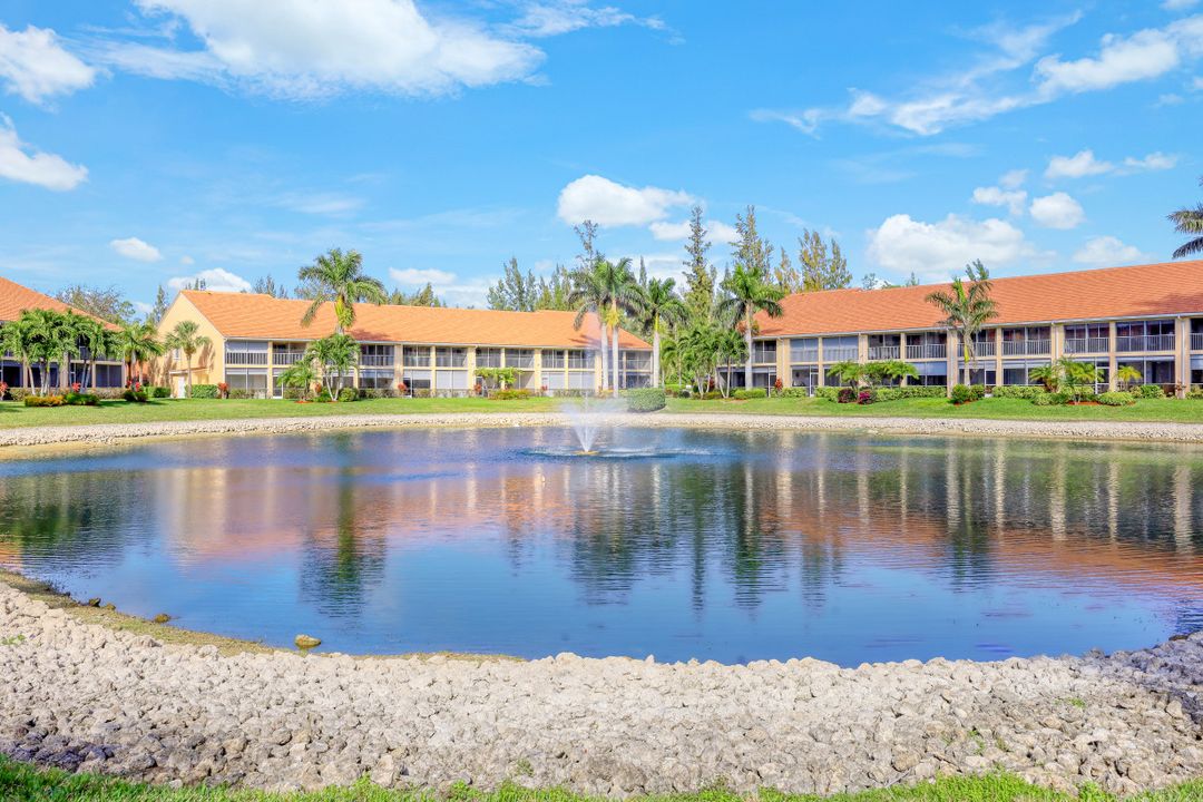 2365 Bayou Ln #4, Naples, FL 34112
