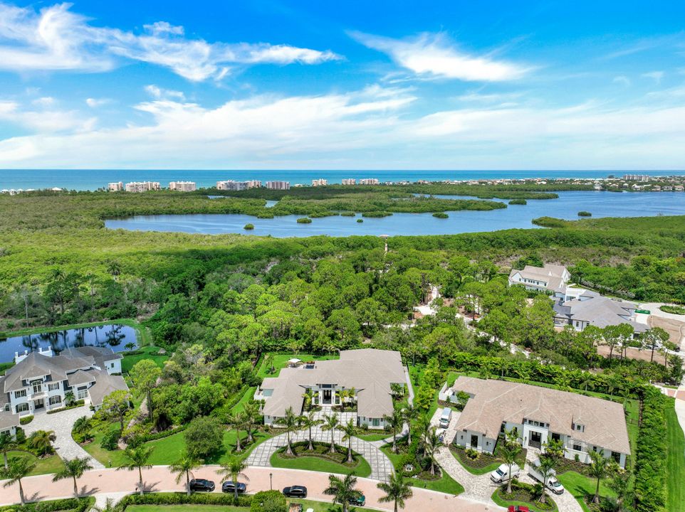 359 Warwick Way, Naples, FL 34110