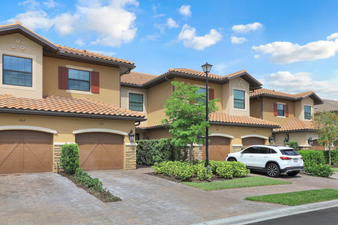 9650 Montelanico Loop #102, Naples, FL 34119