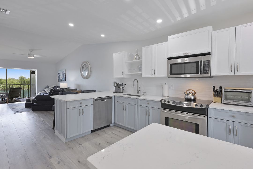 1315 Mainsail Dr #1113, Naples, FL 34114