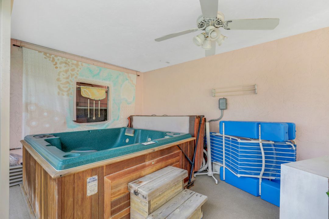 4933 SW 11th Ct, Cape Coral, FL 33914