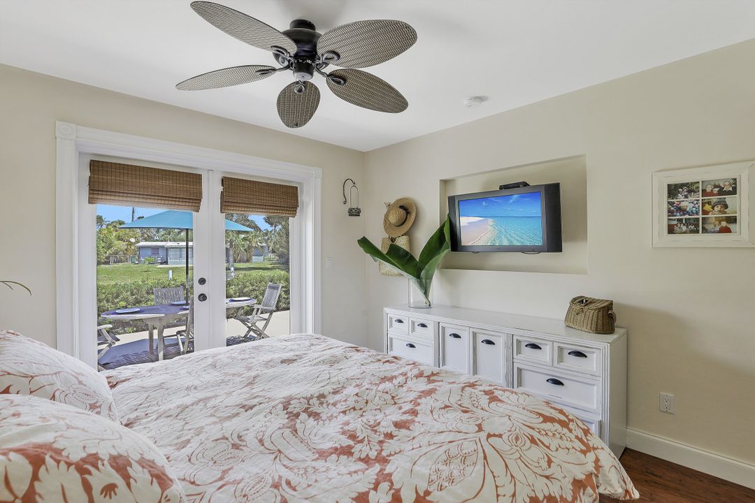 1765 Harbor Ln, Naples, FL 34104