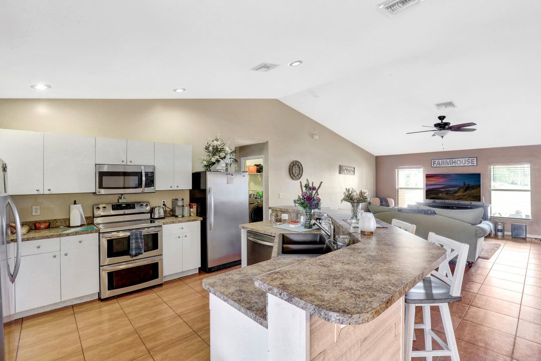 2854 NW 3rd Pl, Cape Coral, FL 33993