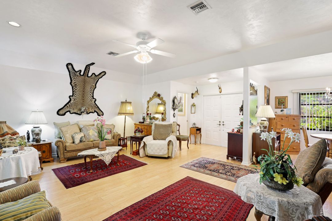 2509 Kings Lake Blvd, Naples, FL 34112