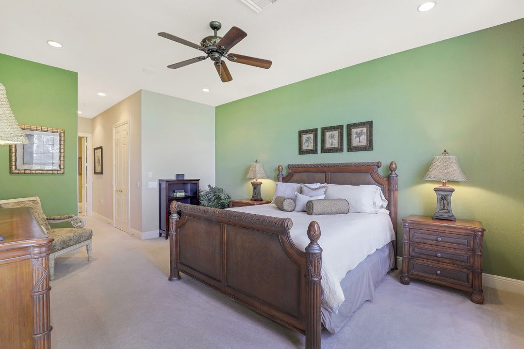 8997 Cherry Oaks Tr #202, Naples, FL 34114