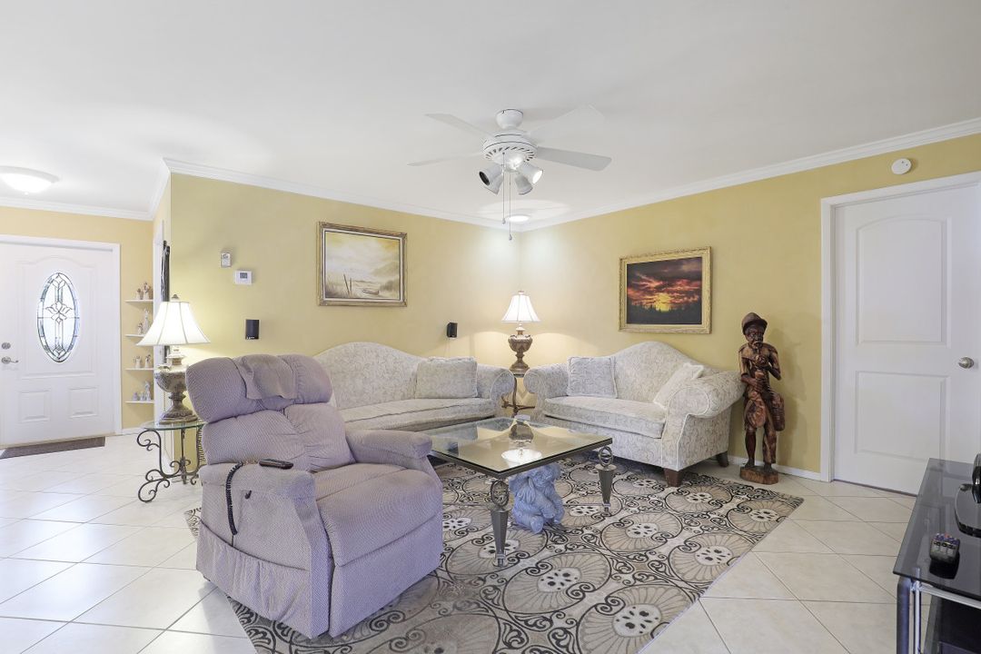 27515 Los Amigos Ln, Bonita Springs, FL 34135