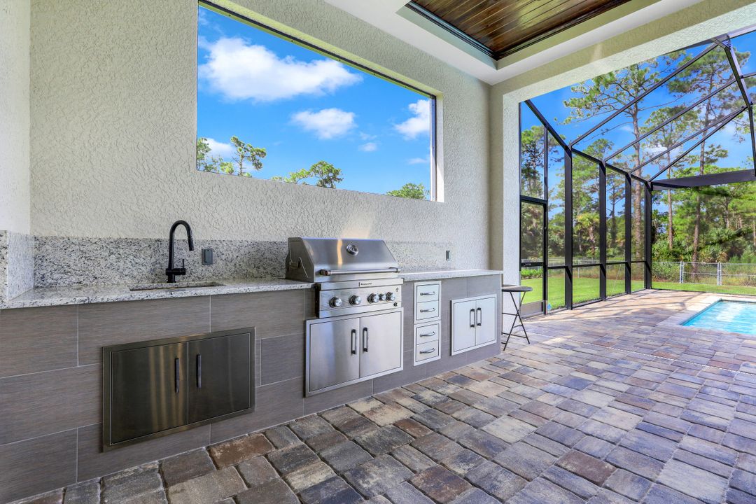 631 25th St SW, Naples, FL 34117