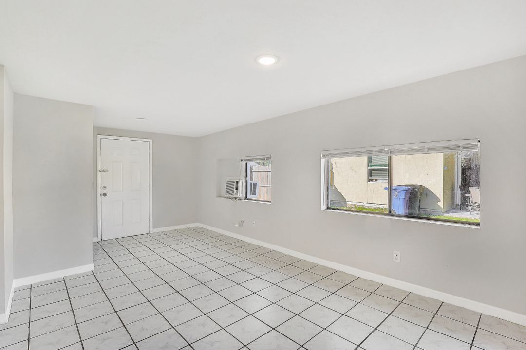 1858 Hanson St, Fort Myers, FL 33901