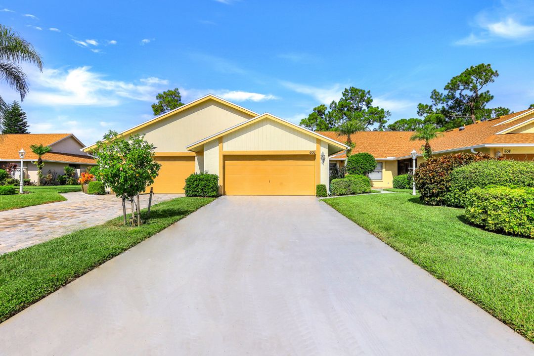 606 Kings Way, Naples, FL 34104