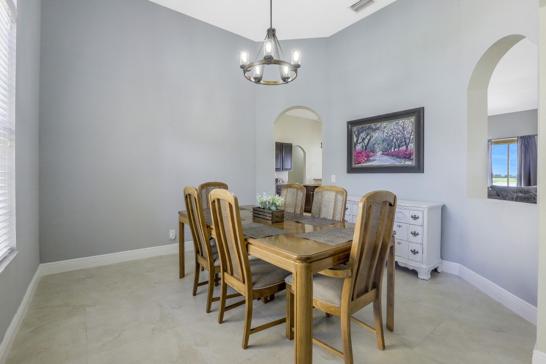 2198 Grove Dr, Naples, FL 34120