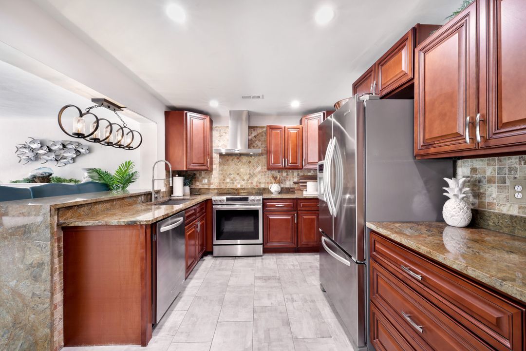 1205 SE 43rd Terrace, Cape Coral, FL 33904