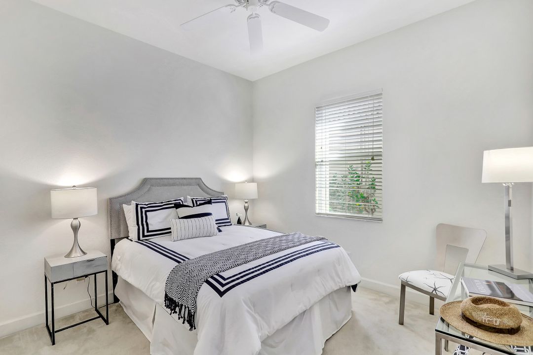 6474 Waverly Green Way, Naples, FL 34110