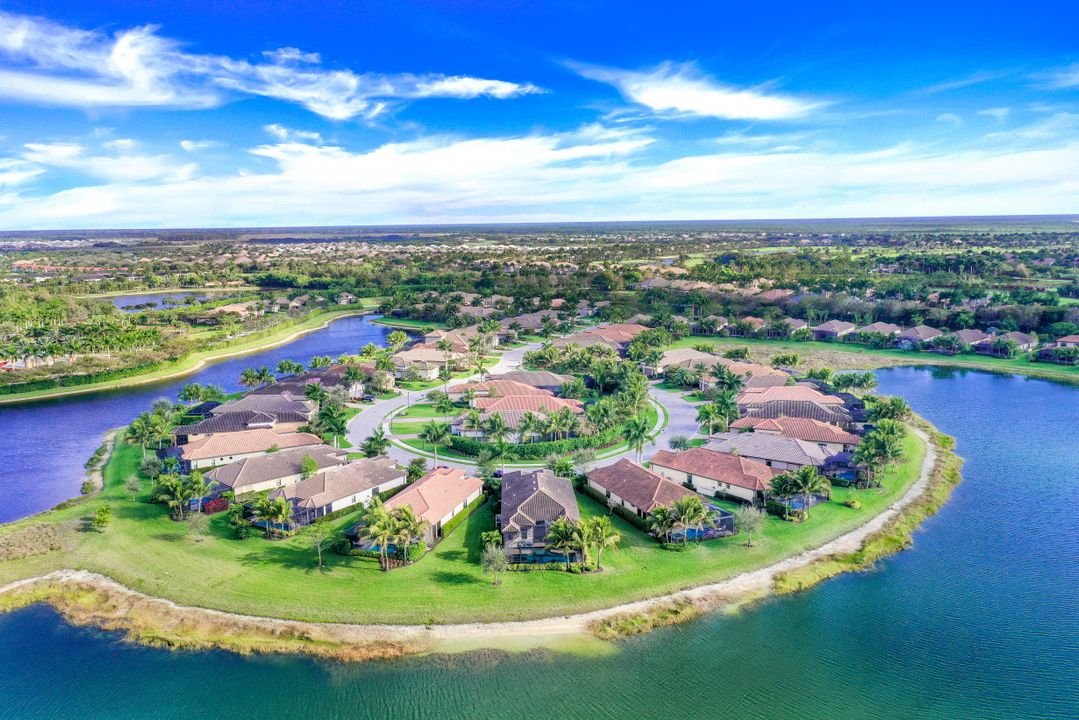 9524 Mussorie Ct, Naples, FL 34114