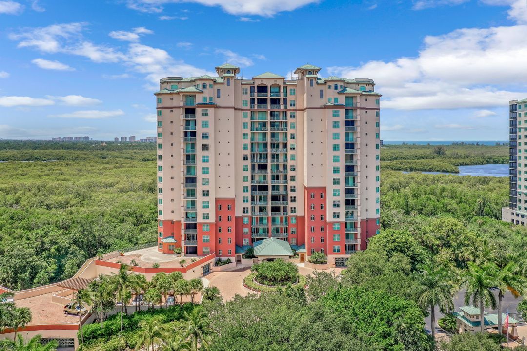 445 Cove Tower Dr #902, Naples, FL 34110