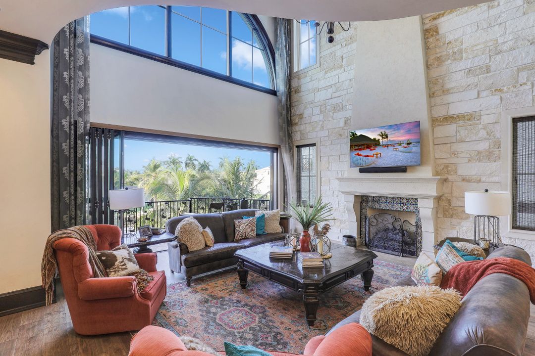 10080 Gulf Shore Dr, Naples, FL 34108