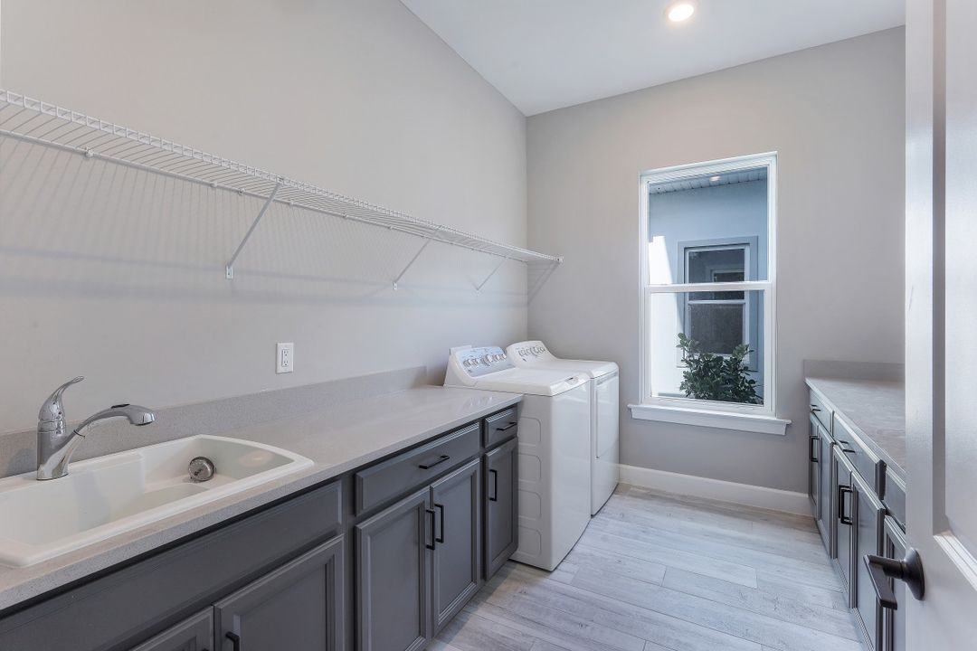 11430 Canal Grande Dr, Fort Myers, FL 33913