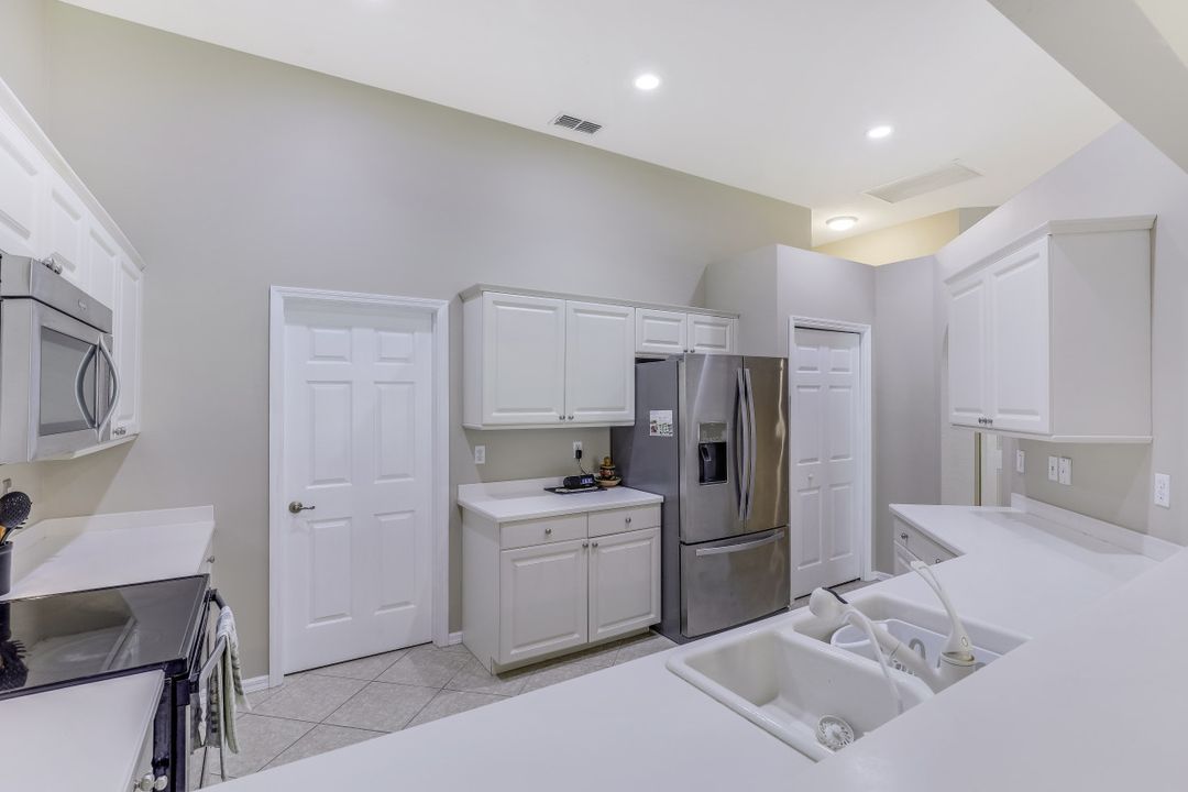 8546 Silk Oak Ln, Naples, FL 34119