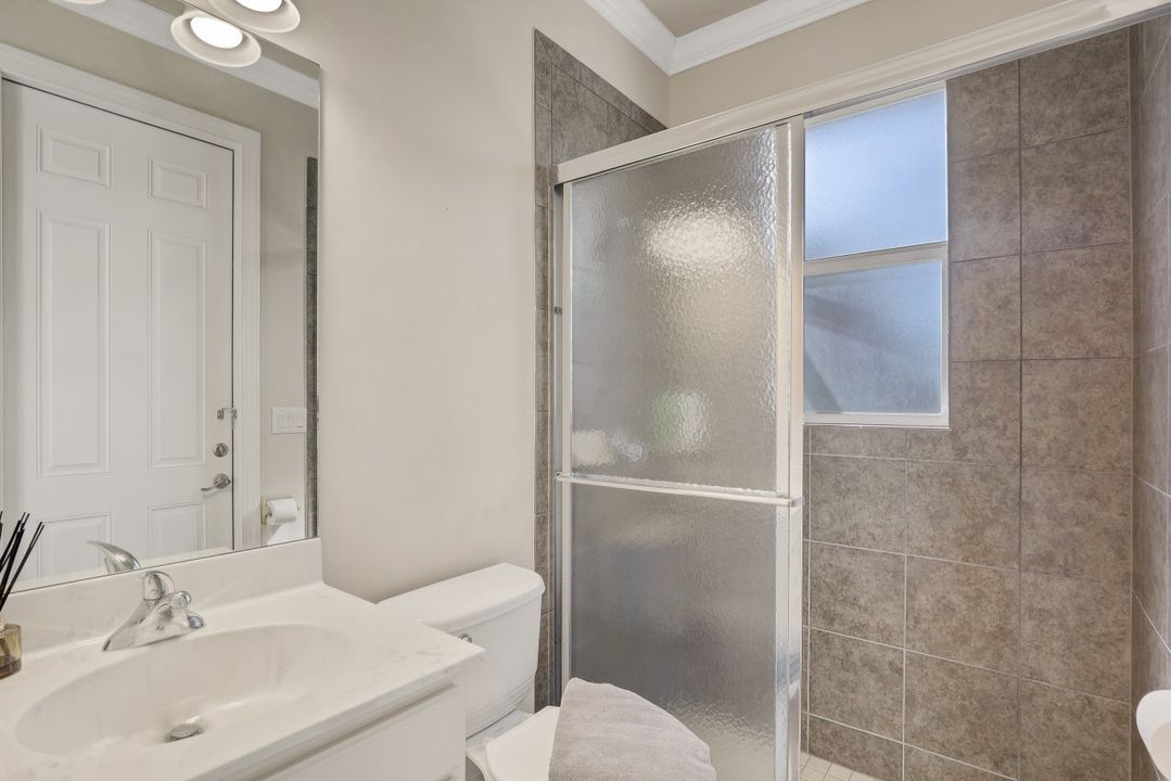 7632 Martino Cir, Naples, FL 34112