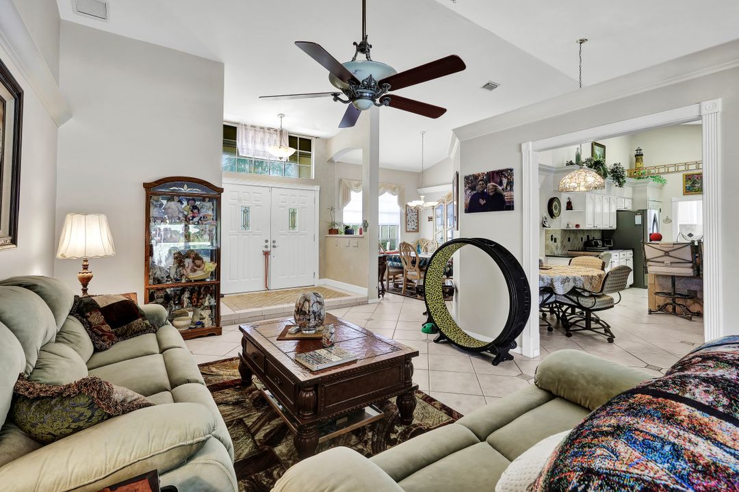 131 Plantation Cir, Naples, FL 34104