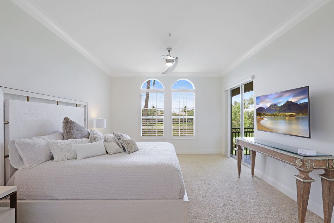 3176 Serena Ln #202, Naples, FL 34114