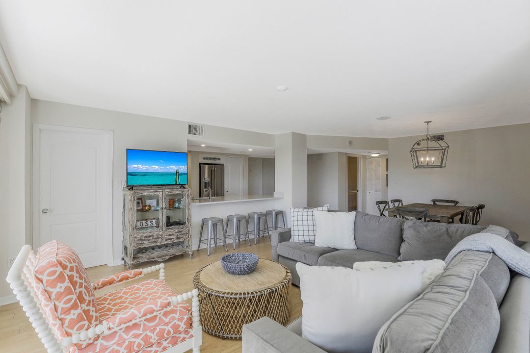 5501 Heron Point Dr #202, Naples, FL 34108