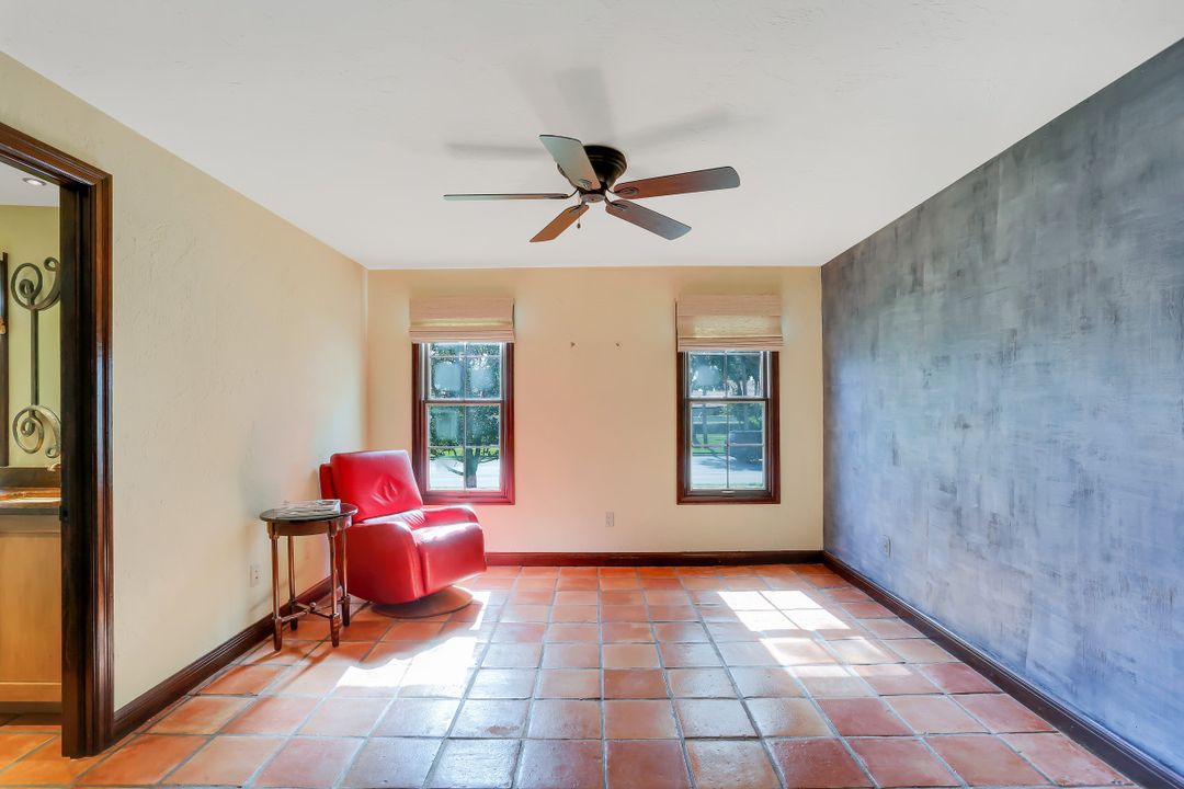 5850 Pelican Bay Blvd #D, Naples, FL 34108