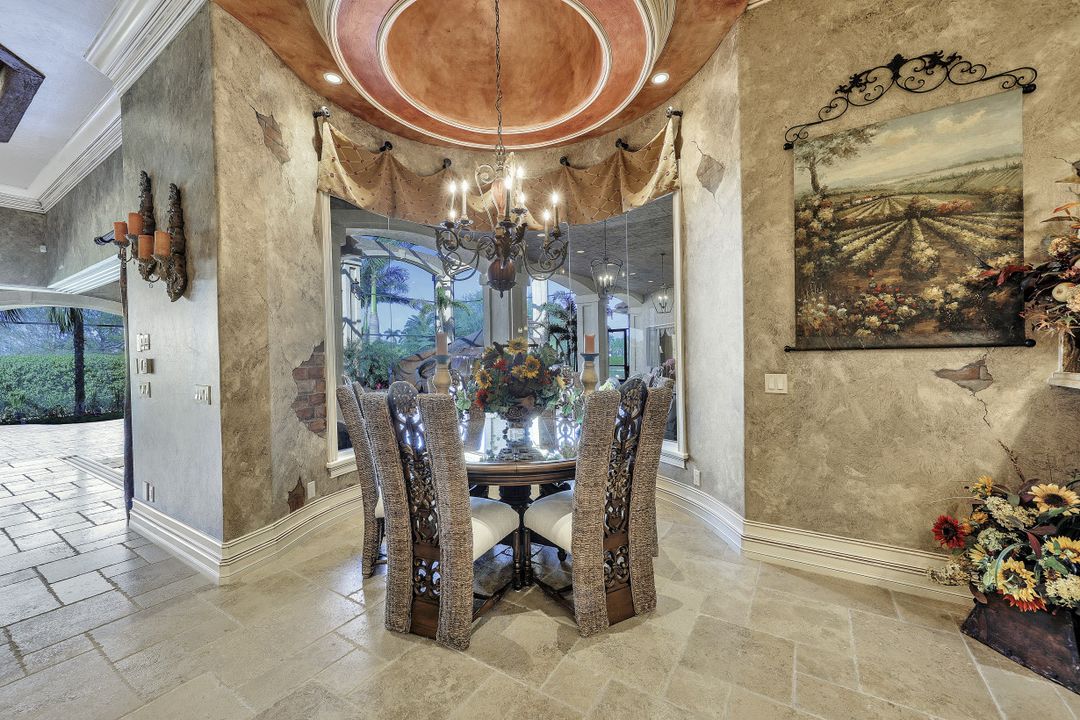 6411 Highcroft Dr, Naples, FL 34119