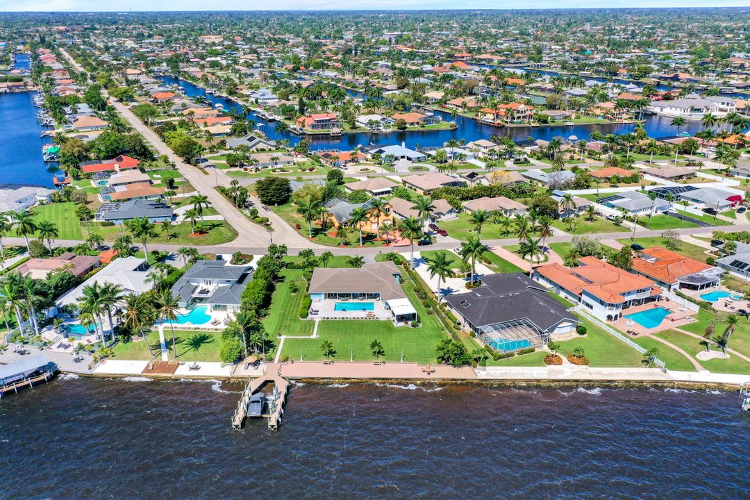 3735 SE 21st Pl, Cape Coral, FL 33904