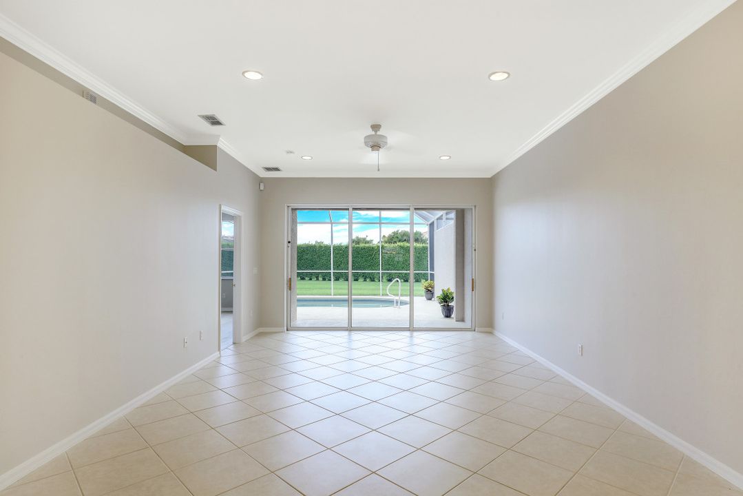 6705 Calumet Dr, Naples, FL 34113