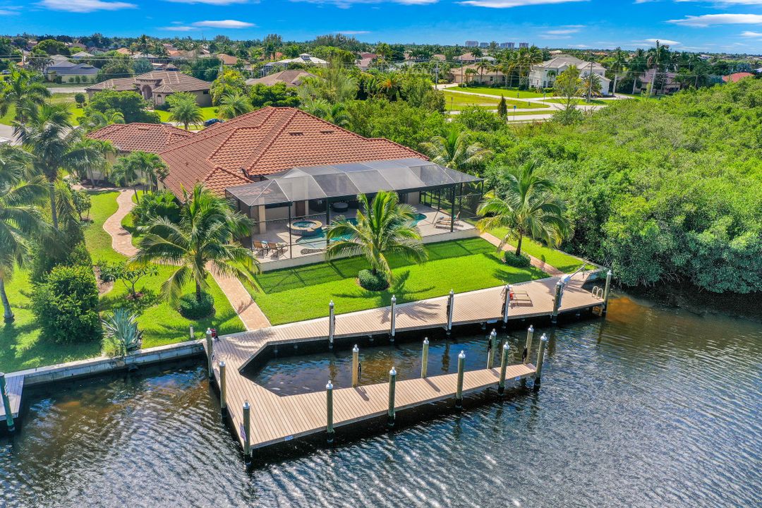 3920 Surfside Blvd, Cape Coral, FL 33914