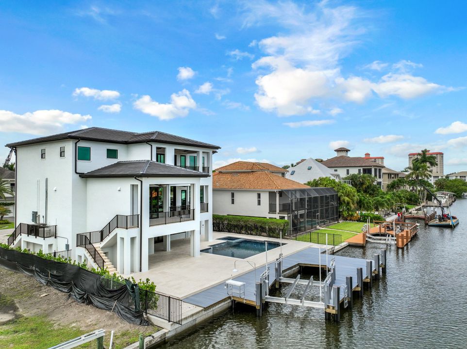 241 Egret Ave, Naples, FL 34108