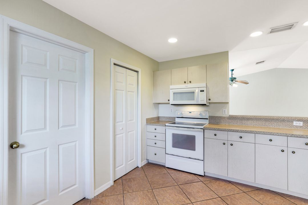 3880 Bennett Ln, Bonita Springs, FL 34134