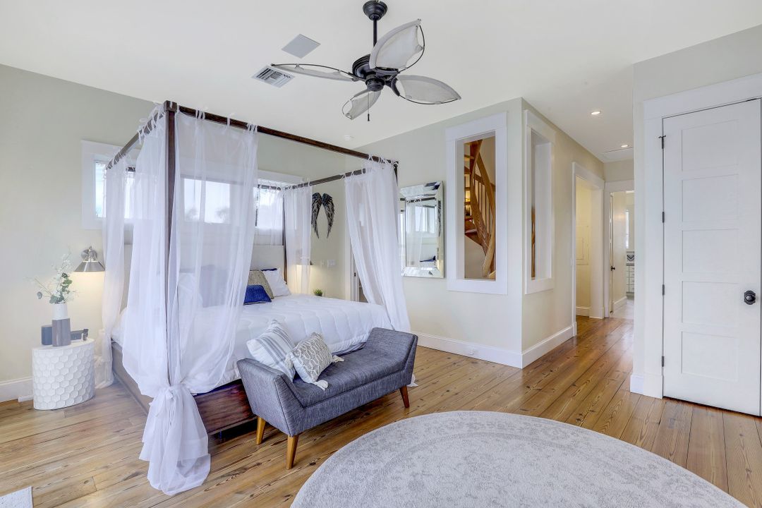 4559 E Riverside Dr, Fort Myers, FL 33905