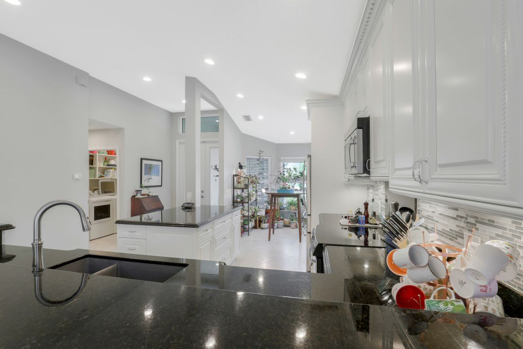 768 101st Ave N, Naples, FL 34108