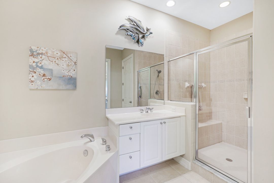 5005 Maxwell Cir #102, Naples, FL 34105