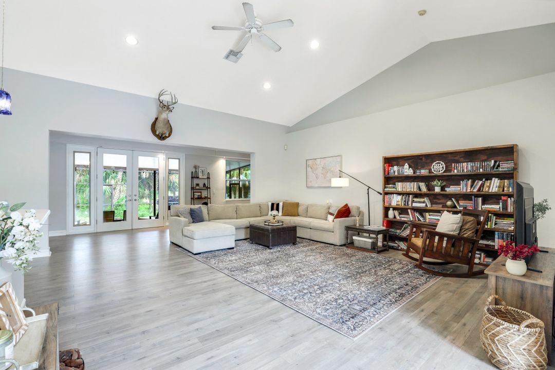 180 23rd St NW, Naples, FL 34120
