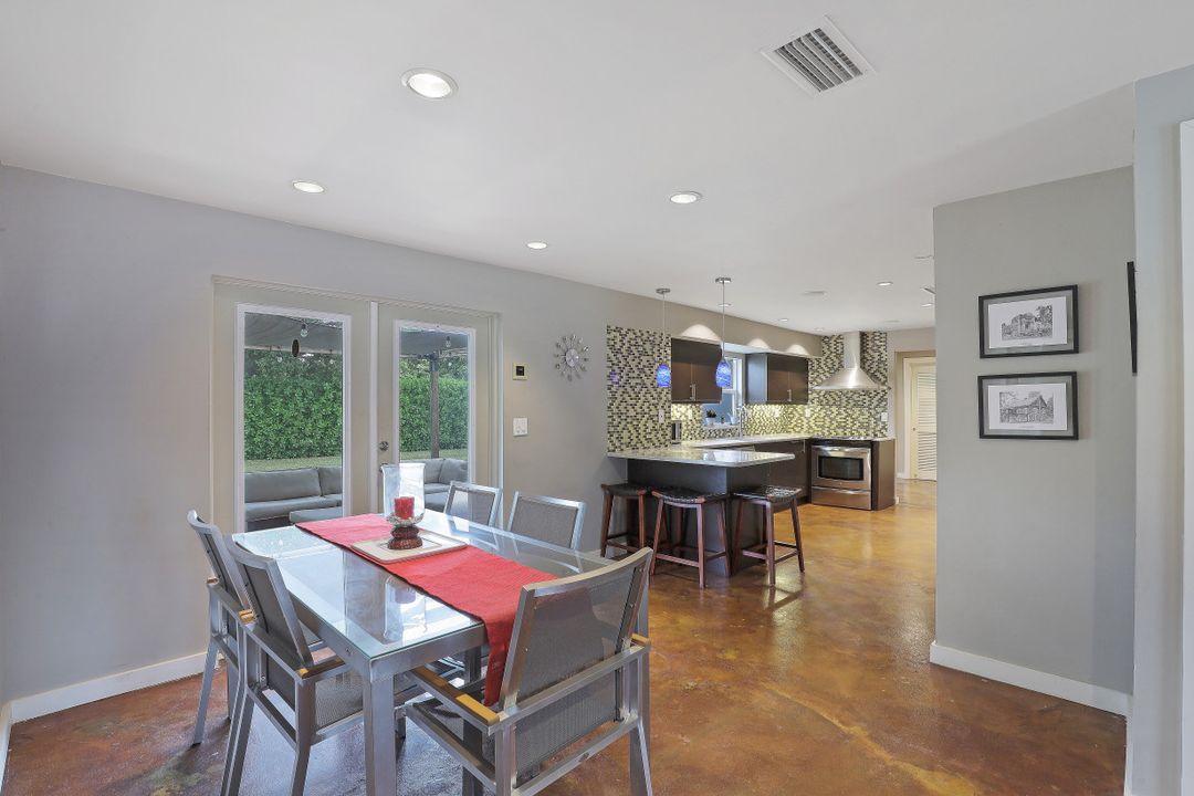 2697 Outrigger Ln, Naples, FL 34104