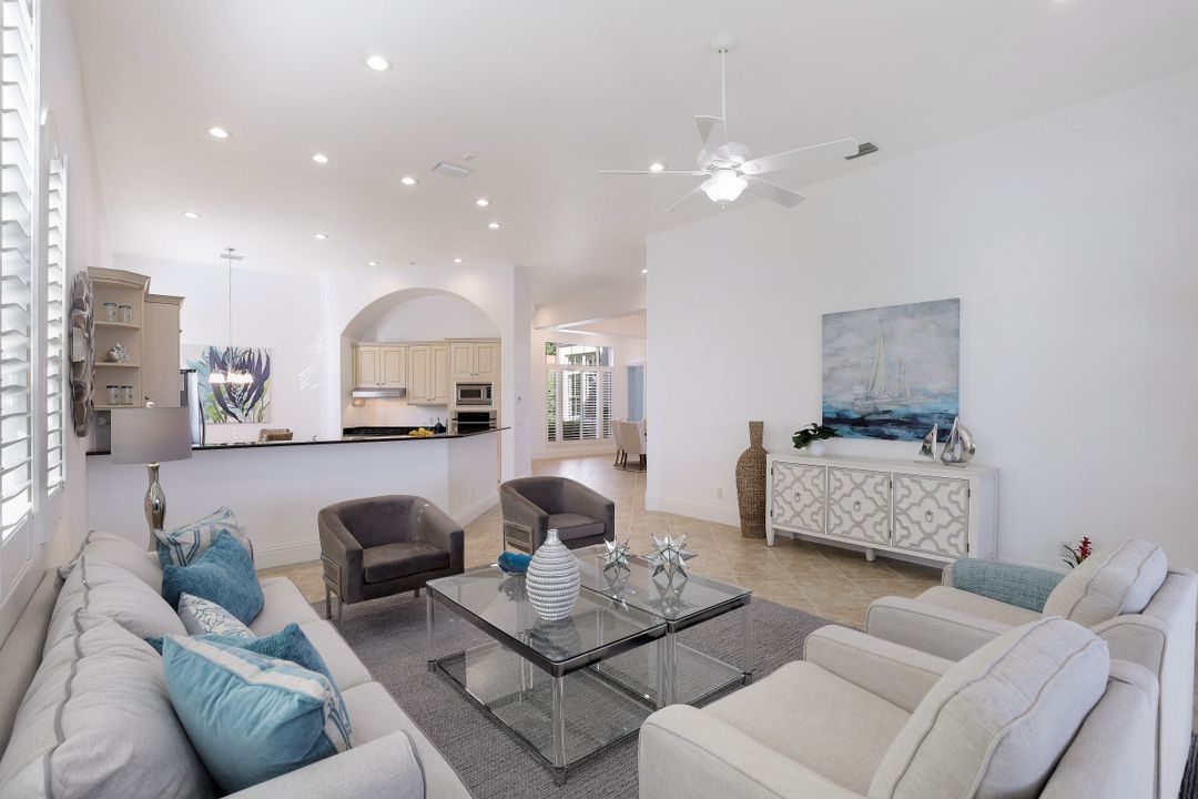 8516 Bellagio Dr, Naples, FL 34114