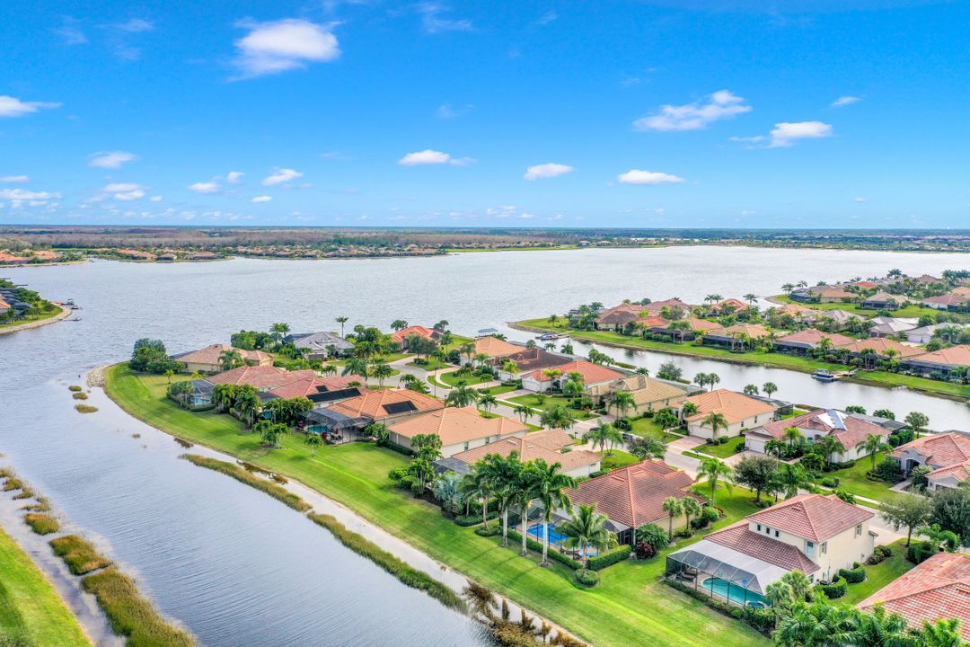 9403 Copper Rock Ct, Naples, FL 34120