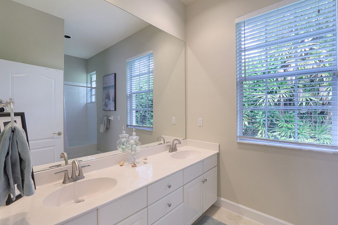 5910 Sonoma Ct, Naples, FL 34119