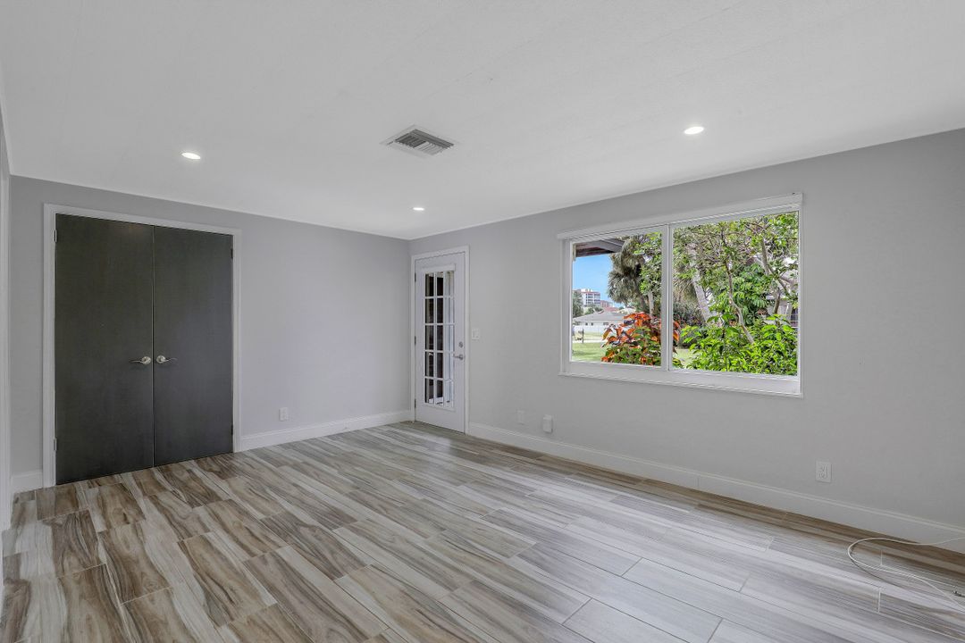 549 94th Ave N, Naples, FL 34108