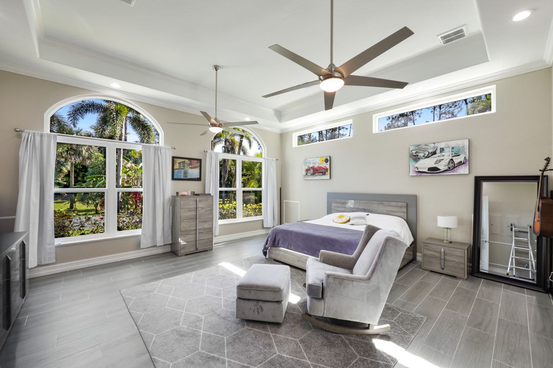 4055 1st Ave SW, Naples, FL 34119