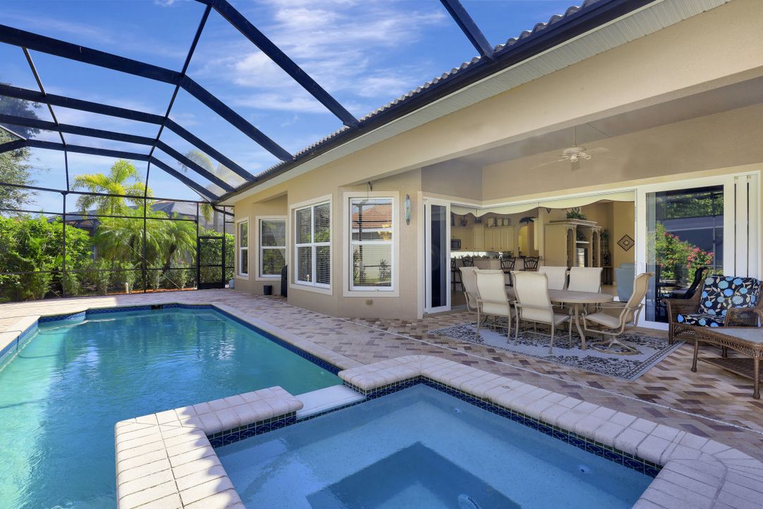 10259 Avonleigh Dr, Bonita Springs, FL 34135