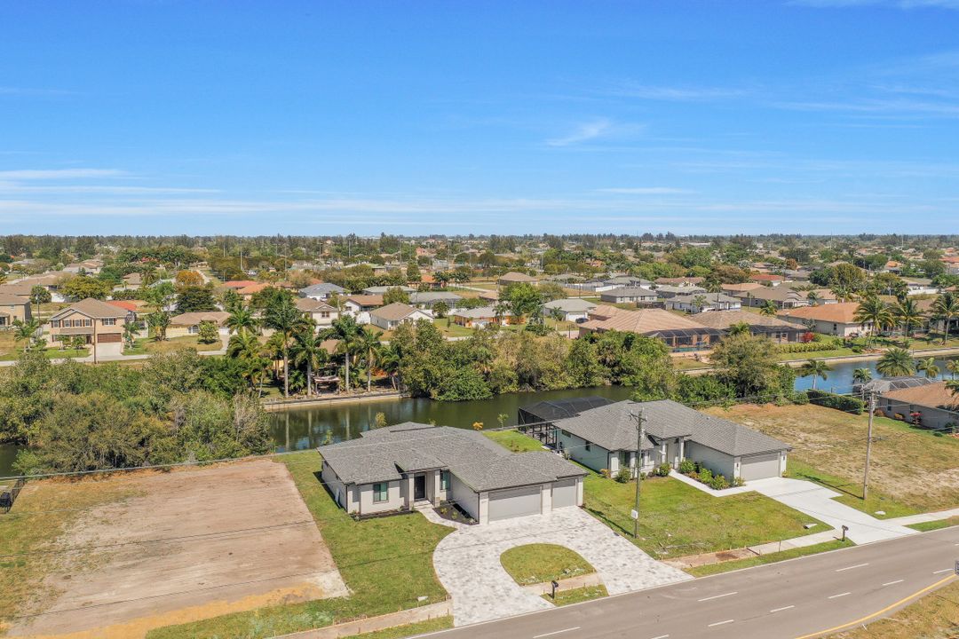 307 Gleason Pkwy, Cape Coral, FL 33914